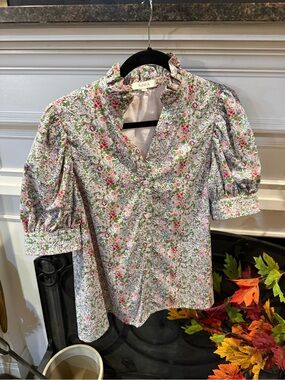 Anya Floral Ruffle Collar Button-Down Blouse - Pink/Green
